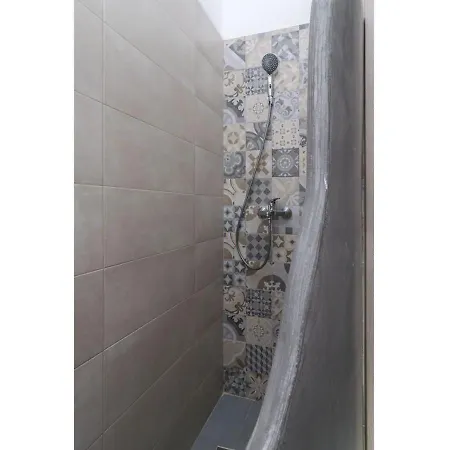 Elia Deluxe Pollonia